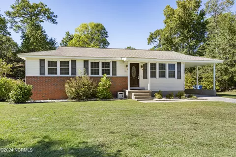 311 Seminole Trl, Jacksonville, NC 28540