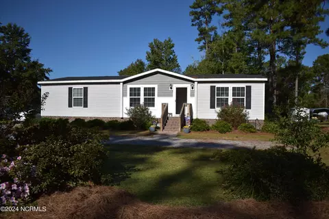 1850 Kennels Beach Rd, Grantsboro, NC 28529