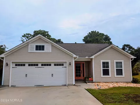 4524 Pinewood Village Dr, Southport, NC 28461