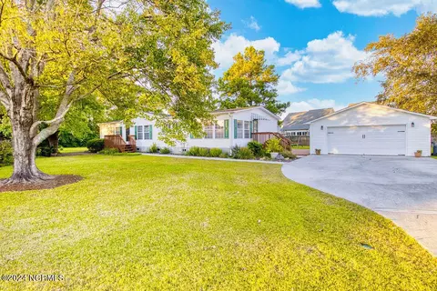 903 Kontiki Ct, Hampstead, NC 28443