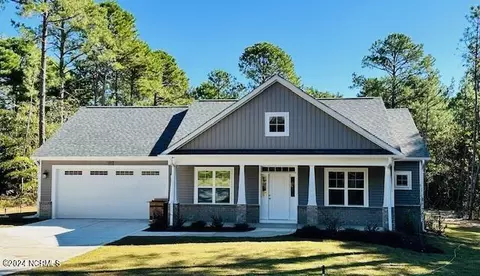 105 Lancashire Ln, West End, NC 27376