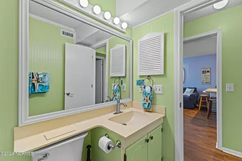Bath - 301 E Commerce Way Rd #351, Atlantic Beach, NC 28512 photo 2 of 4