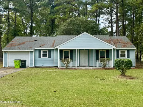 3200 Hunt Master Rd, Trent Woods, NC 28562