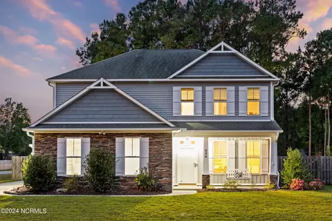 696 Majestic Oaks Dr, Hampstead, NC 28443