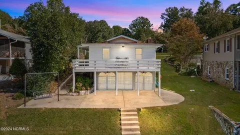 492 Pinehaven Dr, New London, NC 28127