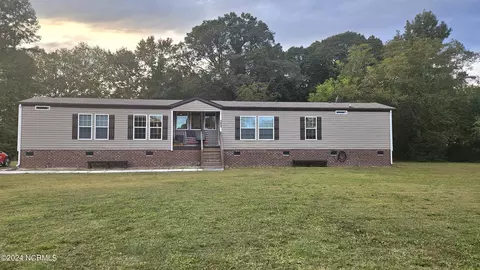 1461 Turnpike Rd, Elizabeth City, NC 27909