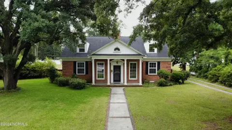 115 W College St, Whiteville, NC 28472