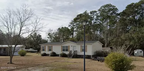 118 Bay Landing Rd, Cedar Point, NC 28584
