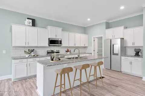 Kitchen - 145 Eagle Ct SW, Supply, NC 28462 photo 4 of 5