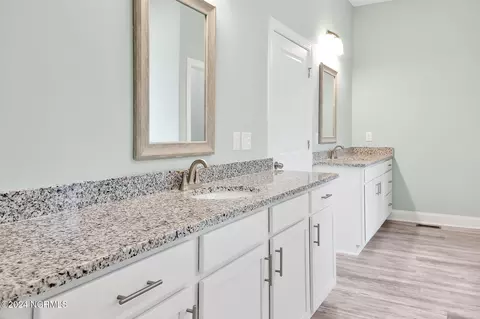 Bath - 145 Eagle Ct SW, Supply, NC 28462 photo 2 of 7