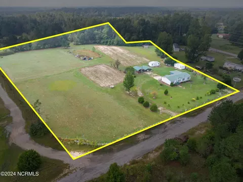 20100 Lee Ln, Laurinburg, NC 28352