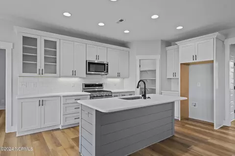 Kitchen - 116 Emerald View Dr, Cedar Point, NC 28584 photo 3 of 6