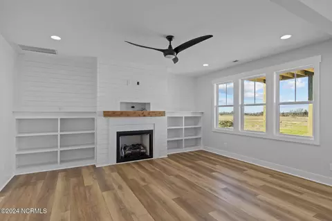 Living - 116 Emerald View Dr, Cedar Point, NC 28584 photo 2 of 3