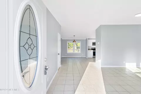 654 Bradshaw Rd, Sneads Ferry, NC 28460