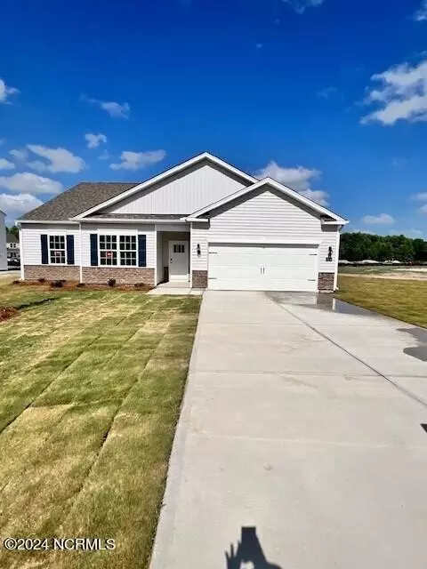 3014 Bayview Dr, Vass, NC 28394