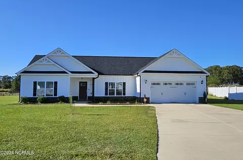 104 Lamb Ct, Pikeville, NC 27863