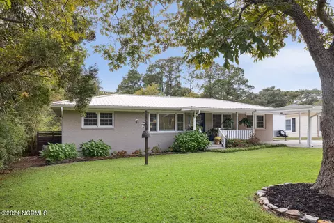 136 Shorewood Hills Dr, Wilmington, NC 28409