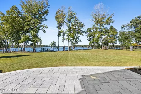 Exterior - 165 Dugald Ln, Hampstead, NC 28443 photo 11 of 15