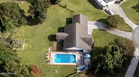 102 Donna Ct, Hubert, NC 28539