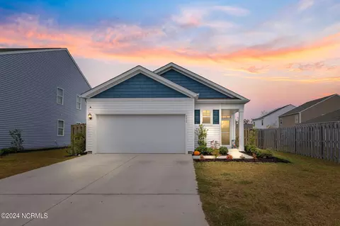 111 Mesa Ln, Surf City, NC 28445
