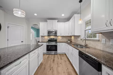 Kitchen - 29 Crane Rd, Hampstead, NC 28443 photo 5 of 5