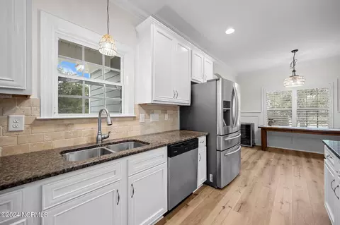 Kitchen - 29 Crane Rd, Hampstead, NC 28443 photo 3 of 5