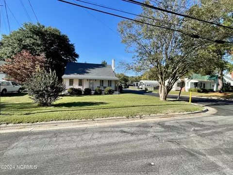 1300 W Main St, Williamston, NC 27892 photo 3