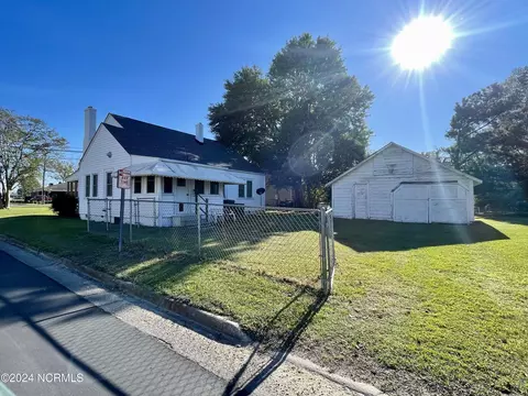 1300 W Main St, Williamston, NC 27892 photo 5