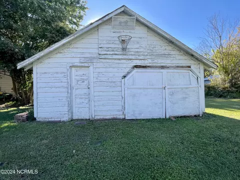 1300 W Main St, Williamston, NC 27892 photo 7