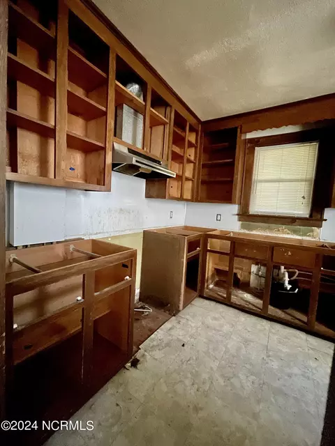 1300 W Main St, Williamston, NC 27892 photo 10