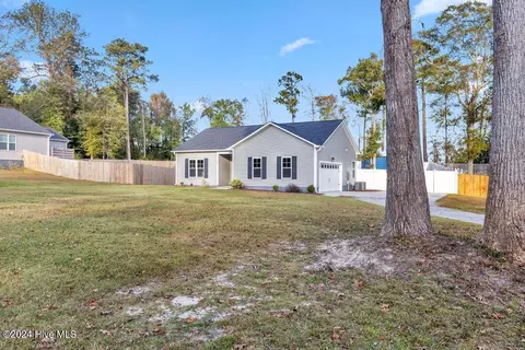 Exterior - 257 Morse Dr, Hubert, NC 28539 photo 1 of 4