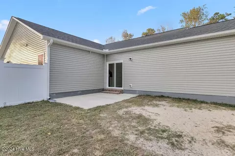 Exterior - 257 Morse Dr, Hubert, NC 28539 photo 3 of 4