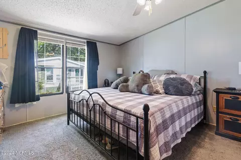 105 Plank Ct, Hampstead, NC 28443 photo 7