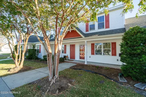 103 Pirates Landing Dr, Beaufort, NC 28516