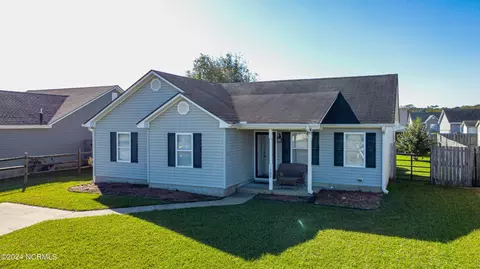 1305 Jessica St, Elizabeth City, NC 27909
