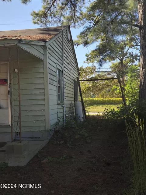 616 N Railroad St, Macclesfield, NC 27852