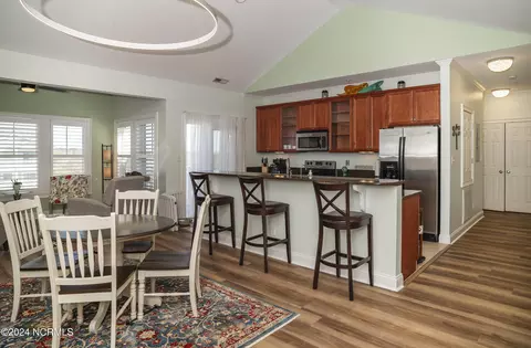 413 Captains Cv UNIT E, Edenton, NC 27932 photo 11