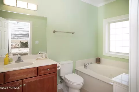 413 Captains Cv UNIT E, Edenton, NC 27932 photo 20