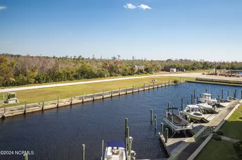 413 Captains Cv UNIT E, Edenton, NC 27932 photo 23