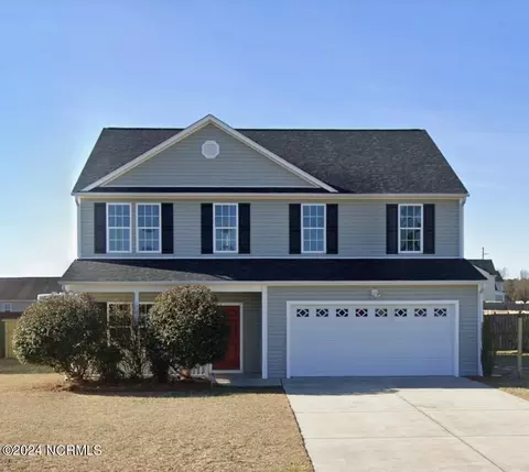102 Dallas Dr, Beulaville, NC 28518