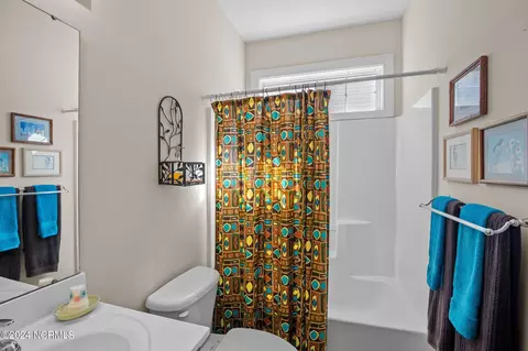 Bath - 103 Fairview Ln, Chocowinity, NC 27817 photo 5 of 6