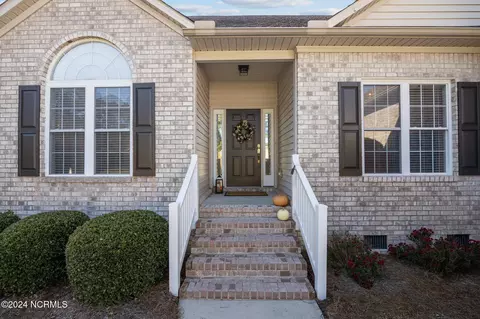 Exterior - 103 Fairview Ln, Chocowinity, NC 27817 photo 4 of 9