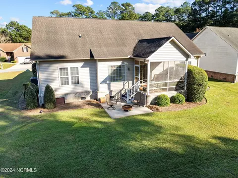 Exterior - 103 Fairview Ln, Chocowinity, NC 27817 photo 7 of 9