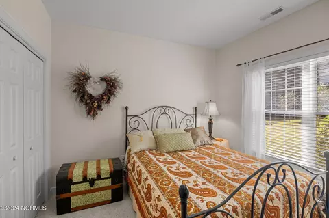 Bedroom - 103 Fairview Ln, Chocowinity, NC 27817 photo 4 of 6