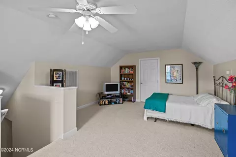 Bedroom - 103 Fairview Ln, Chocowinity, NC 27817 photo 6 of 6