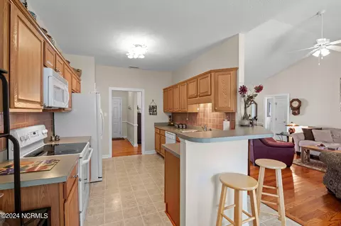 Kitchen - 103 Fairview Ln, Chocowinity, NC 27817 photo 2 of 4