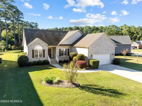 103 Fairview Ln, Chocowinity, NC 27817
