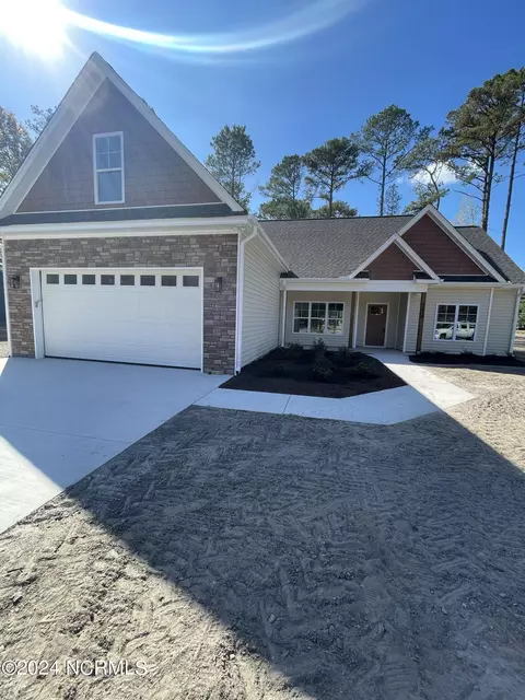 1527 Downing Rd, Greenville, NC 27834