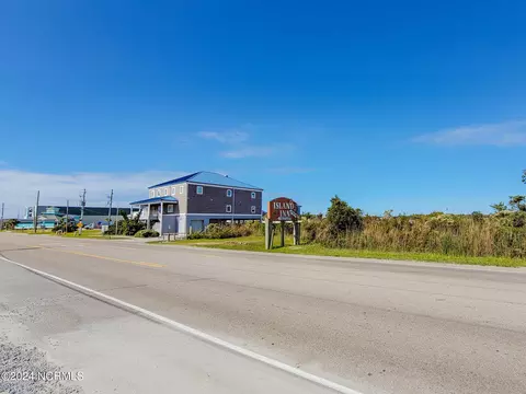 309 N New River Dr, Surf City, NC 28445