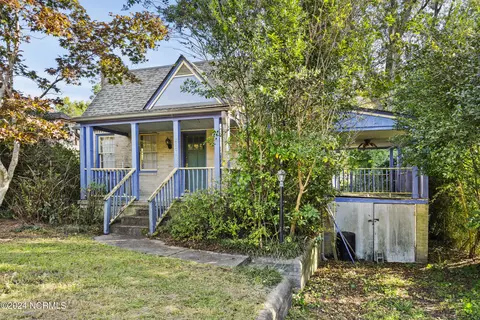 210 Kenwood Ave, Wilmington, NC 28405